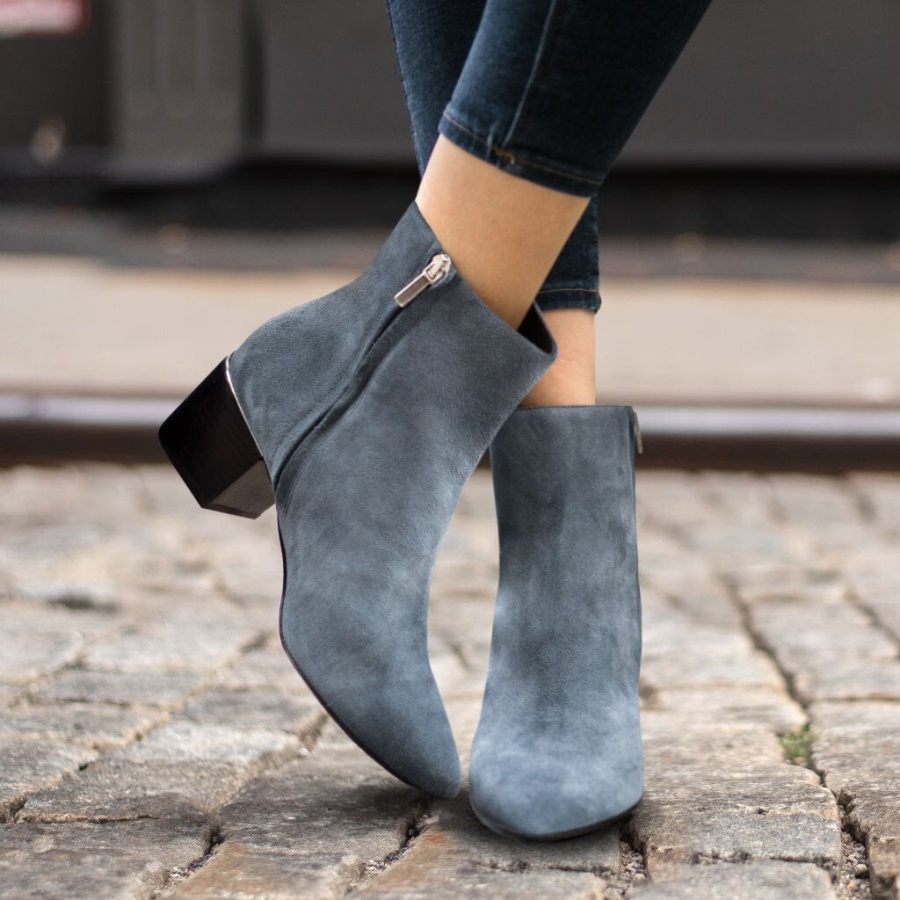 ベイビー ブルー ルナ ウェンズデイ