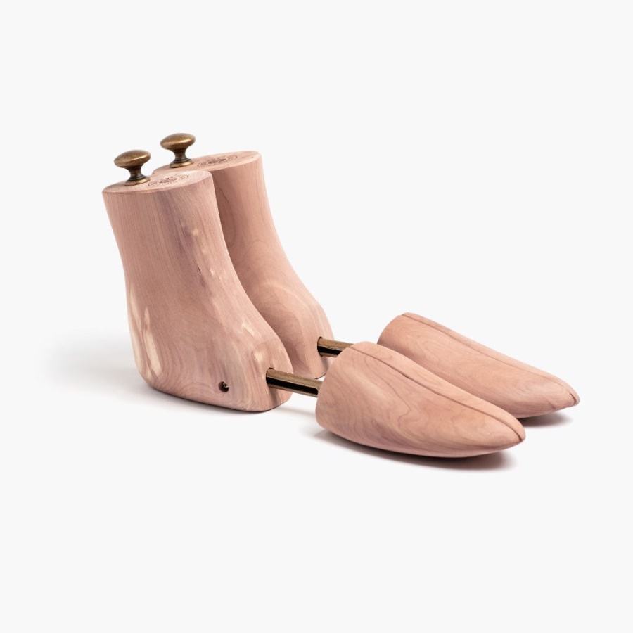 コブラーズ チョイス メンズ シダー ブーツ ツリー チューズデイ