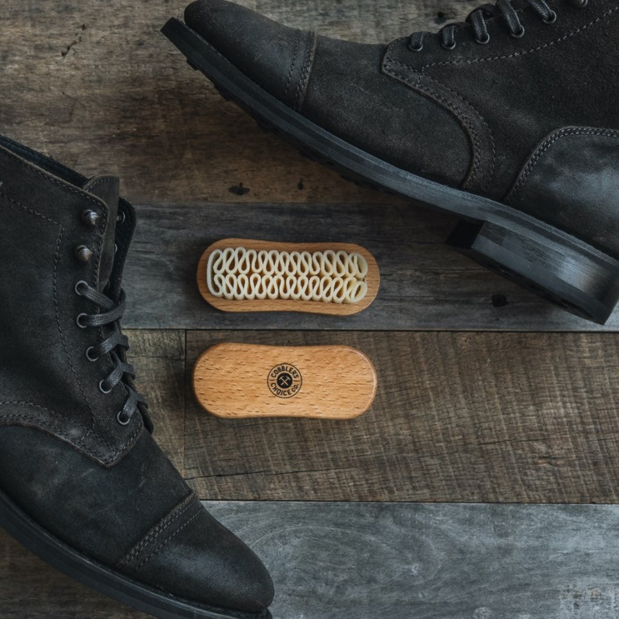 コブラーズ チョイス スエード & ヌバック ブラッシュ マンデー