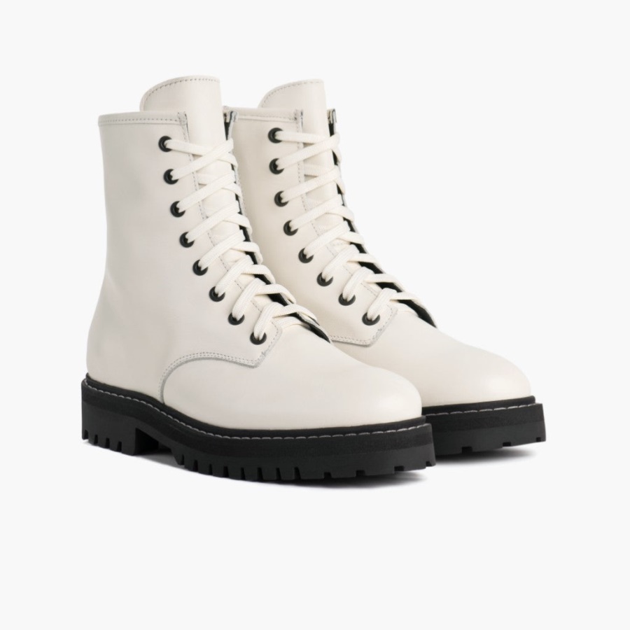 コンバットエクリュマンデー