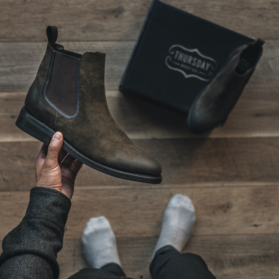 ダークオリーブスエードデュークマンデー