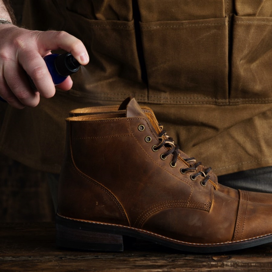 フライデー コブラーズ チョイス シュー フレッシュナー
