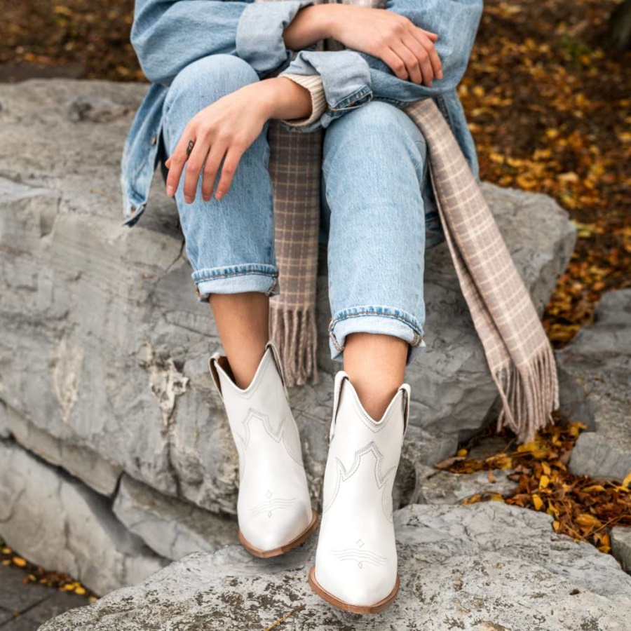 インディオサタデーホワイト