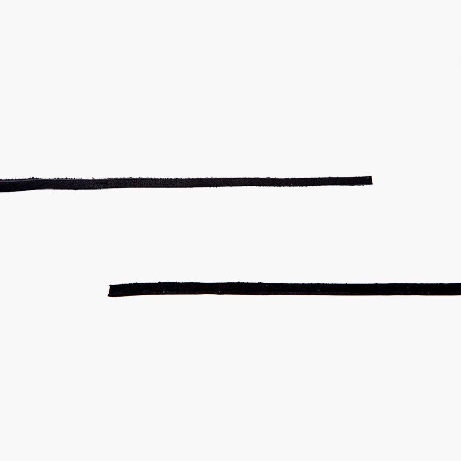 月曜日の革ひも黒