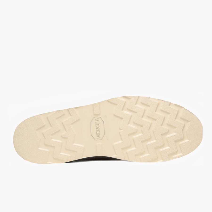 土曜日の焼けた銅の外交官