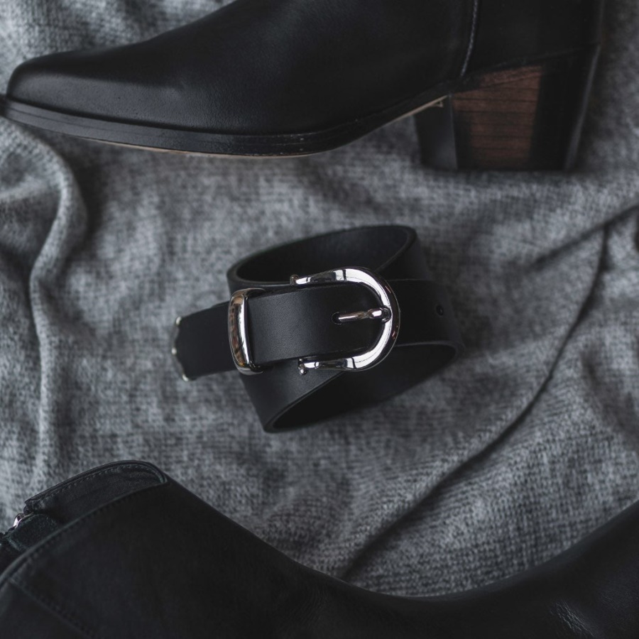 水曜日の女性用ウエスタンレザーベルトブラック